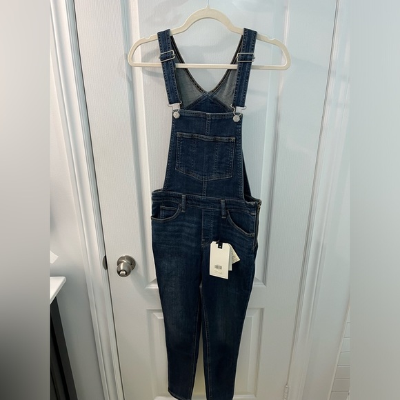 Levi’s Skinny Overalls size 27. BNWT runs small - Picture 2 of 6